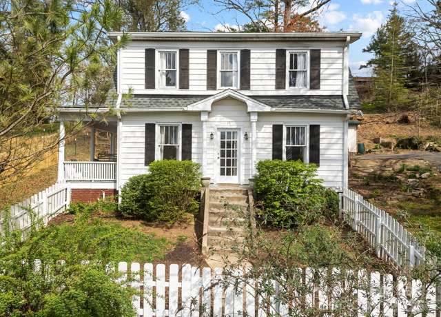 Property at 45 Woodvale Ave, Asheville, NC 28804, 3 beds, 2 baths