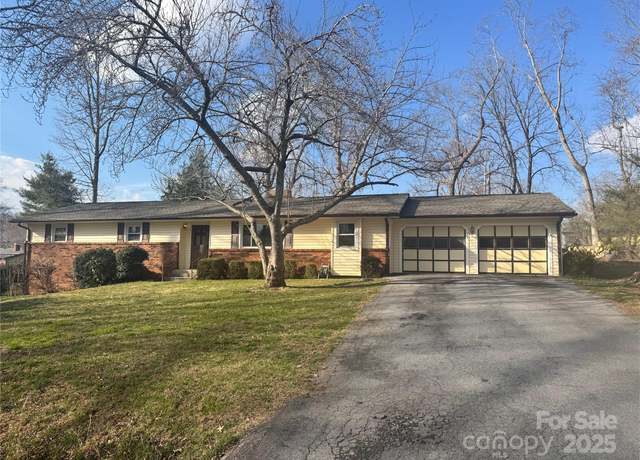 Property at 29 Westfield Rd, Fletcher, NC 28732, 3 beds, 2 baths