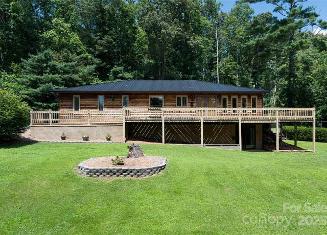 Property at 157 Wendy Ln, Hendersonville, NC 28792, 3 beds, 3 baths