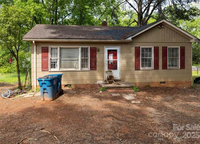 Property at 208 N School St, Mount Gilead, NC 27306, 2 beds, 1 bath