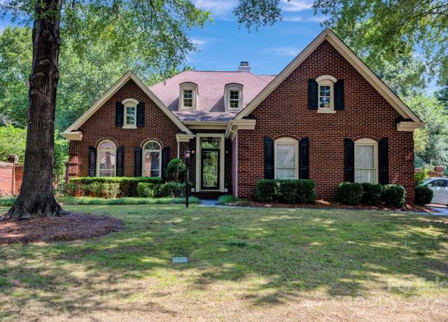 Property at 7014 Walton Heath Ln, Charlotte, NC 28277, 4 beds, 2.5 baths