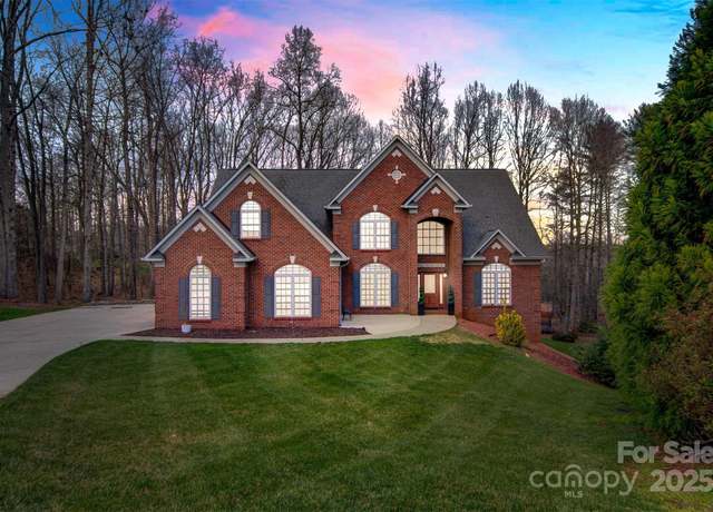 Property at 2846 Snead Ct NE, Conover, NC 28613, 4 beds, 4.5 baths