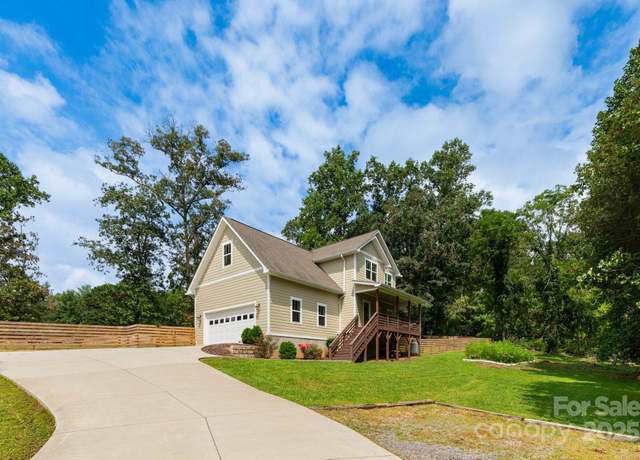Property at 400 Emmas Grove Rd, Fletcher, NC 28732, 3 beds, 2.5 baths