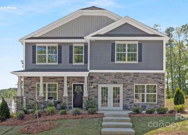 Property at 5524 Pamplona Way, Charlotte, NC 28214, 4 beds, 2.5 baths