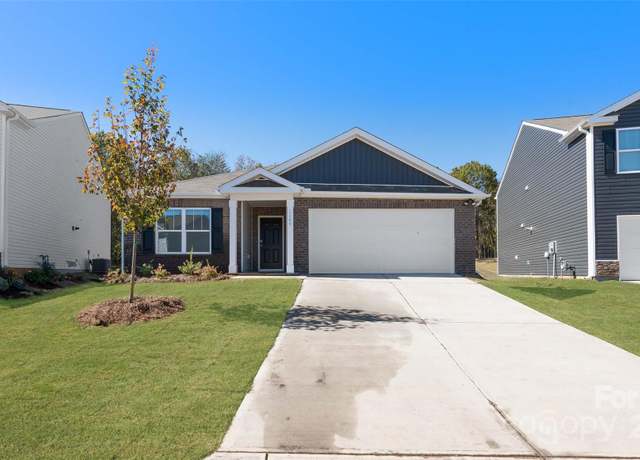 Property at 185 Callie River Ct, Clyde, NC 28721, 3 beds, 2 baths