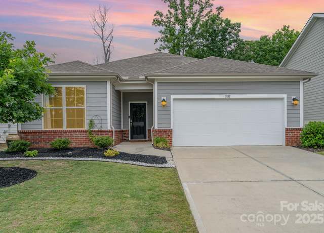 Property at 1813 Shelbourne Way, Fort Mill, SC 29707, 4 beds, 2 baths