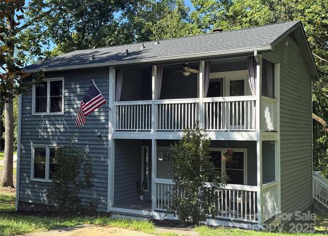 Property at 6027 Windjammer Dr, Fort Mill, SC 29708, 3 beds, 2.5 baths