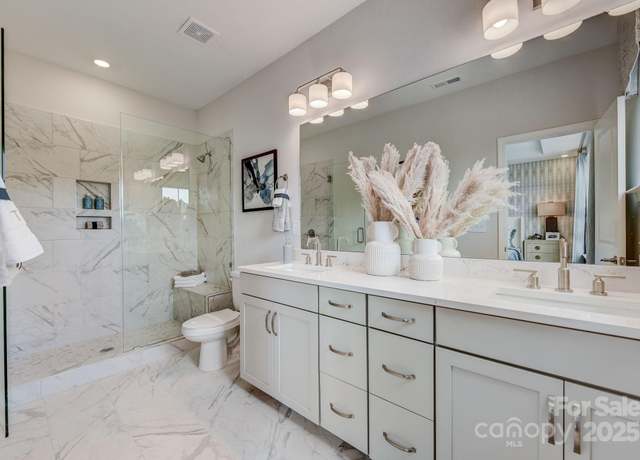 Property at 5055 Westmead Ln, Charlotte, NC 28262, 4 beds, 3.5 baths