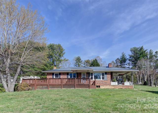 Property at 29 Delta Dr, Hendersonville, NC 28792, 3 beds, 1 bath