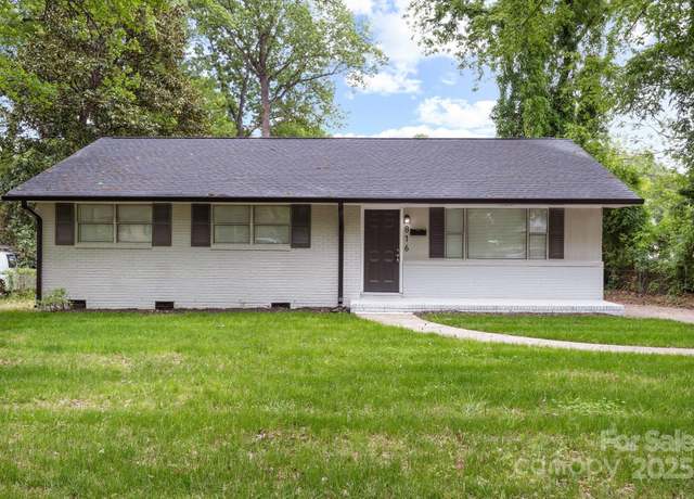 Property at 816 Echo Glen Rd, Charlotte, NC 28213, 3 beds, 1.5 baths