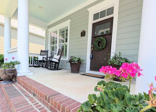 Property at 5424 Morris Hunt Dr, Fort Mill, SC 29708, 5 beds, 3.5 baths