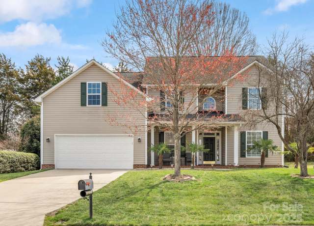 Property at 2100 Bluebonnet Ln, Matthews, NC 28104, 5 beds, 3 baths