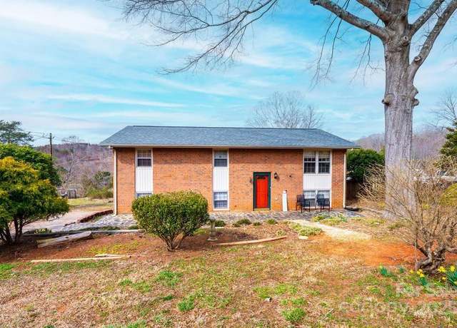 Property at 1285 Riverview Dr, Hickory, NC 28602, 3 beds, 1 bath