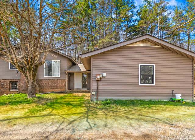 Property at 7923 Cruso Rd, Canton, NC 28716, 3 beds, 1 bath