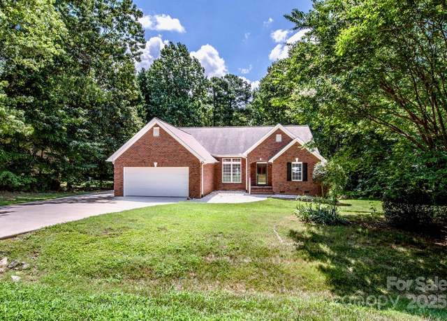 Property at 135 Woodstork Cove Dr, Mooresville, NC 28117, 3 beds, 2 baths