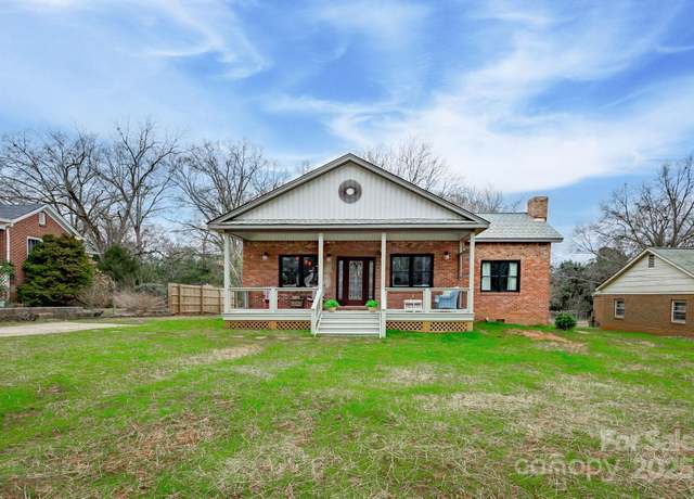 Property at 408 Hudson St, Winnsboro, SC 29180, 2 beds, 2.5 baths