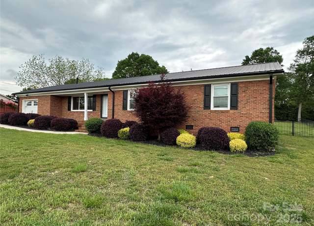 Property at 396 Pitts School Rd NW, Concord, NC 28027, 3 beds, 2 baths