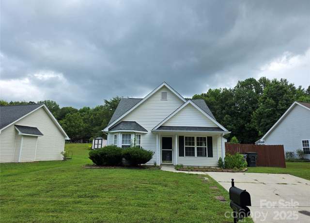 Property at 3320 Hunting Wood Ct, Gastonia, NC 28052, 3 beds, 2 baths