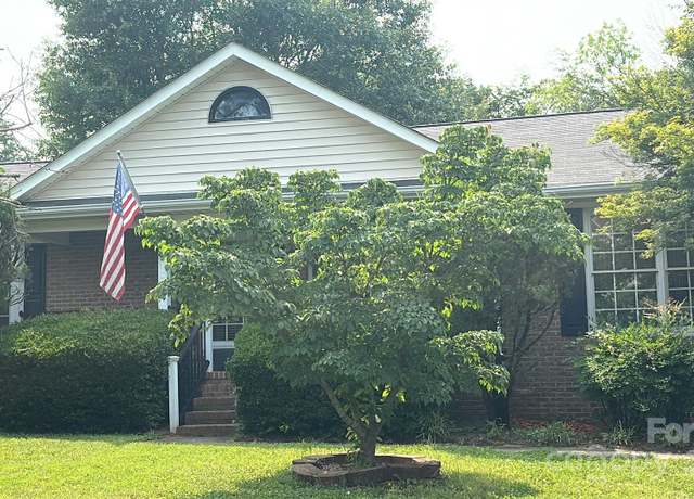 Property at 10520 Misty Ridge Ln, Charlotte, NC 28277, 3 beds, 2 baths