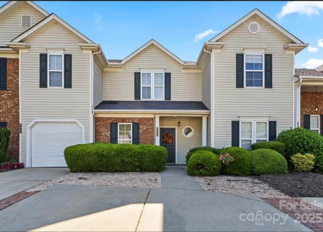 Property at 9068 Cinnabay Dr, Charlotte, NC 28216, 2 beds, 2.5 baths