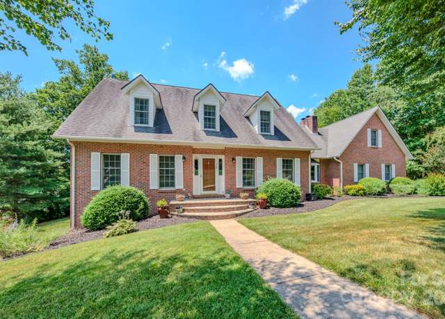 Property at 74 Challedon Dr, Candler, NC 28715, 3 beds, 3 baths