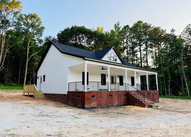 Property at 5021 Hillcrest Dr, Catawba, SC 29704, 3 beds, 2 baths