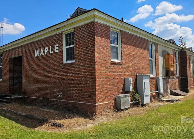 Property at 901 9th Ave S, Dillon, SC 29536