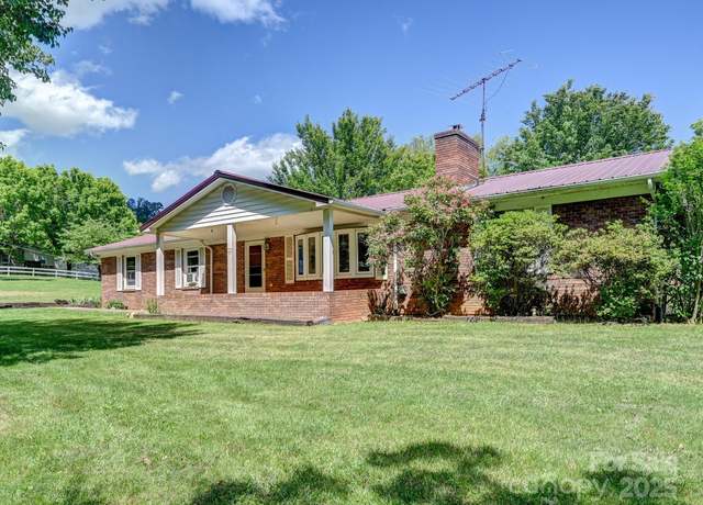Property at 522 Bailey Mountain Rd, Mars Hill, NC 28754, 3 beds, 2 baths