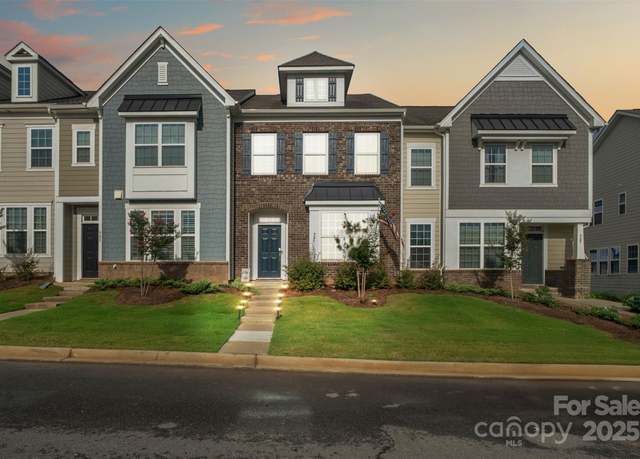Property at 925 Cobbled Way, Fort Mill, SC 29715, 3 beds, 2.5 baths