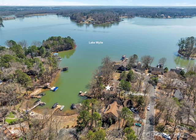 Property at 1077 Gauguin Ln, Tega Cay, SC 29708, 4 beds, 2.5 baths