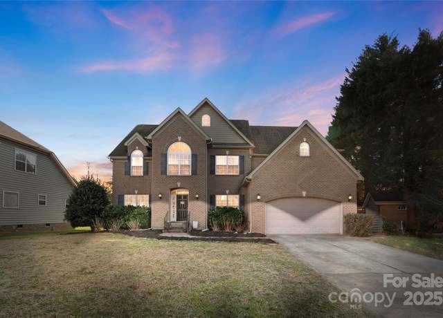 Property at 2283 Iron Works Dr, Clover, SC 29710, 4 beds, 2.5 baths