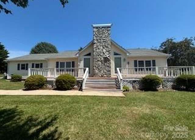 Property at 1608 Dakota Dr, Hudson, NC 28638, 3 beds, 2 baths