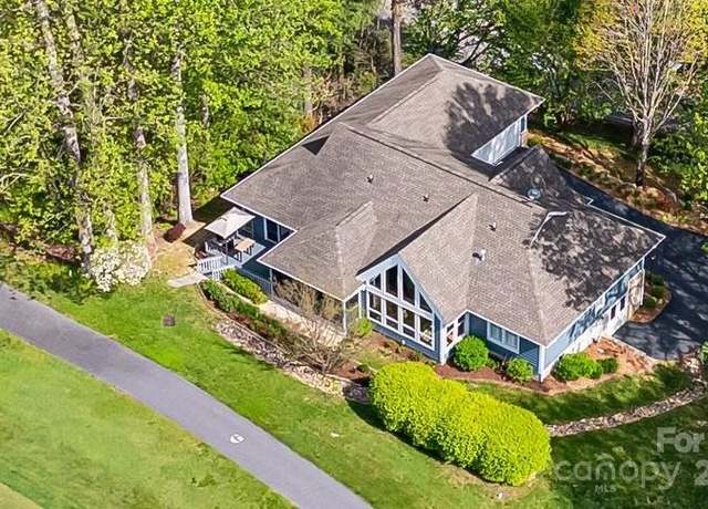 Property at 118 Broadmoor Dr, Flat Rock, NC 28731, 2 beds, 2 baths