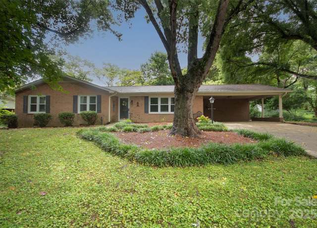 Property at 320 S Toria Dr, Statesville, NC 28625, 3 beds, 2 baths