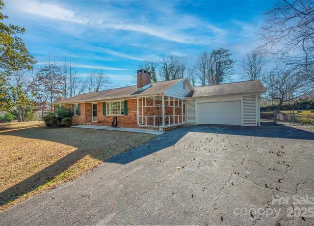 Property at 126 Denton St #3, Columbus, NC 28722, 3 beds, 2.5 baths