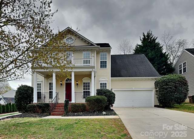 Property at 1240 Periwinkle Dr, Waxhaw, NC 28173, 4 beds, 2.5 baths