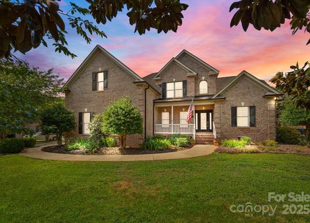 Property at 389 Ponderosa Cir, Mooresville, NC 28117, 3 beds, 2.5 baths