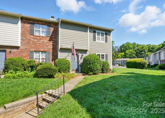 Property at 6044 Heath Valley Rd, Charlotte, NC 28210, 3 beds, 2.5 baths