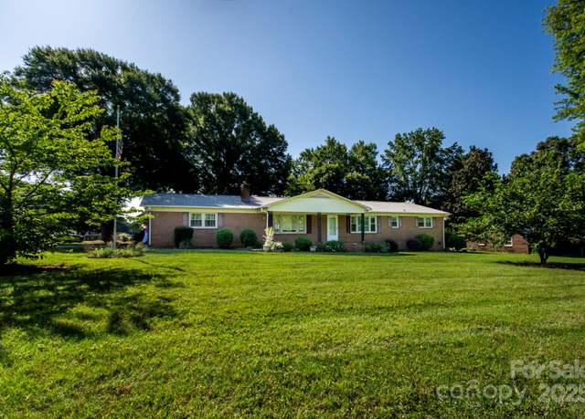 Property at 2546 E NC 150 Hwy, Lincolnton, NC 28092, 3 beds, 2 baths