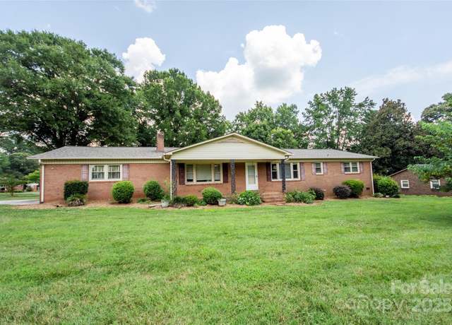 Property at 2546 E NC 150 Hwy, Lincolnton, NC 28092, 3 beds, 2 baths