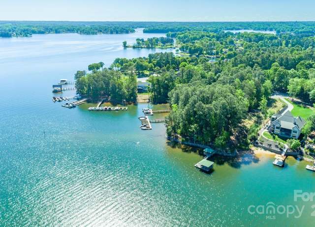 Property at 2471 Camelia Pointe Dr, Sherrills Ford, NC 28673