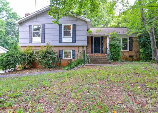 Property at 5008 Brooktree Dr, Charlotte, NC 28208, 3 beds, 1.5 baths