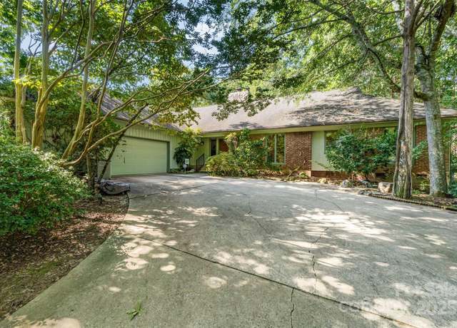 Property at 5217 Hillingdon Rd, Charlotte, NC 28226, 3 beds, 2.5 baths