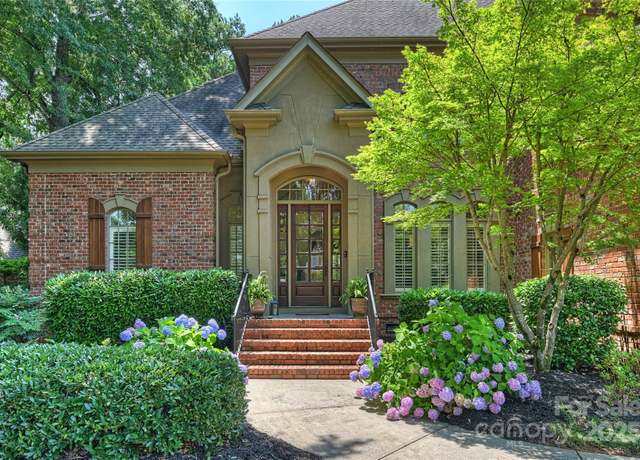 Property at 14652 Villalonga Ln, Charlotte, NC 28277, 4 beds, 4.5 baths