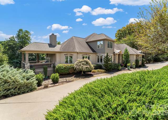 Property at 271 44th Avenue Cir NW, Hickory, NC 28601, 4 beds, 5 baths