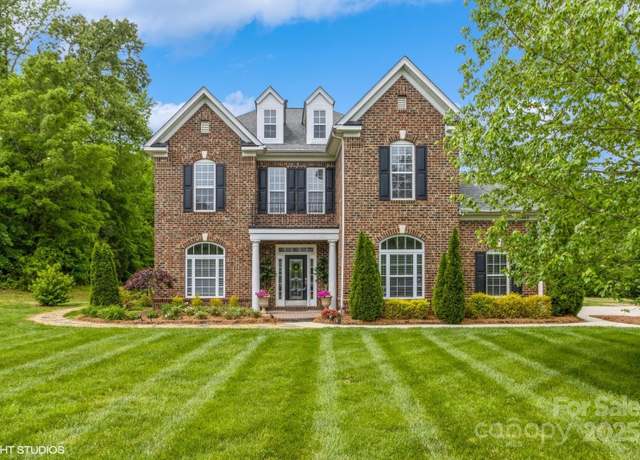 Property at 10012 Royal Colony Dr, Waxhaw, NC 28173, 5 beds, 4.5 baths