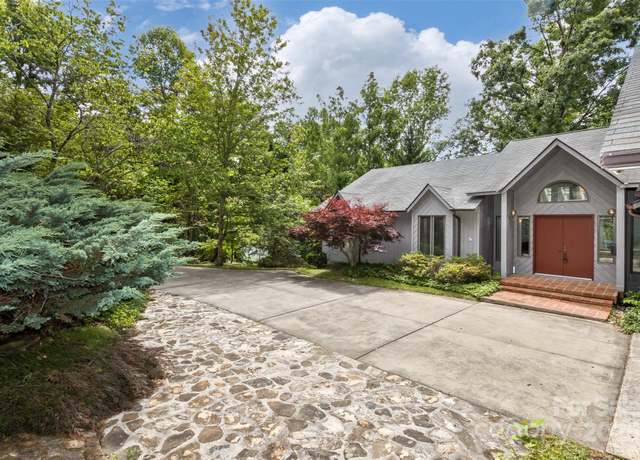 Property at 100 Black Oak Dr, Asheville, NC 28804, 3 beds, 2 baths