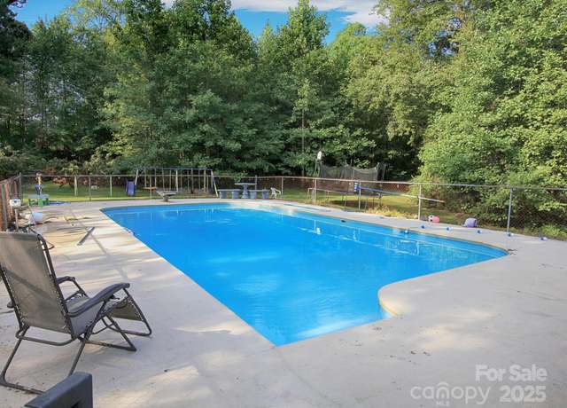Property at 3119 Hickory Hwy, Statesville, NC 28677, 4 beds, 2.5 baths