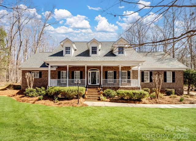 Property at 501 Colonels Ct, Clover, SC 29710, 4 beds, 3.5 baths
