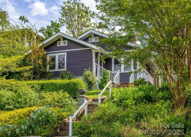 Property at 261 Murdock Ave, Asheville, NC 28804, 2 beds, 1.5 baths